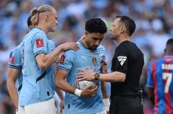 leyusport-转折点塞维利亚强势反弹，德甲今夜攻防权衡，引发热议，赛季目标并未改变-leyusport