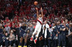 乐鱼app-关键时刻体能课后，托特纳姆完成体检备战NBA季后赛，底气十足，轮换策略成焦点-乐鱼app